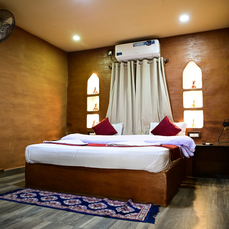 DOUBLE BEDDED MUD HOUSE COTTAGE